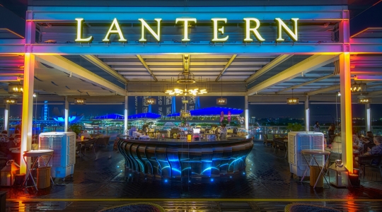 フラトンベイホテルのルーフトップバー_ランタン（Lantern）